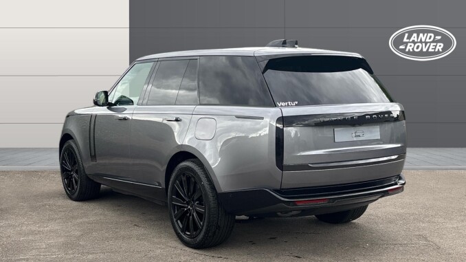 Land Rover Range Rover 3.0 P460e Edition 4dr Auto Estate - Image 2